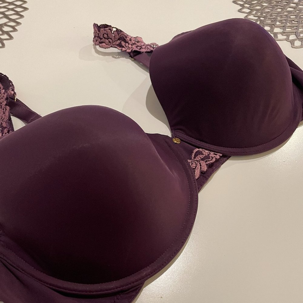 Natori Bra - Purple Silk & Purple Lace Intimates. Size 40D